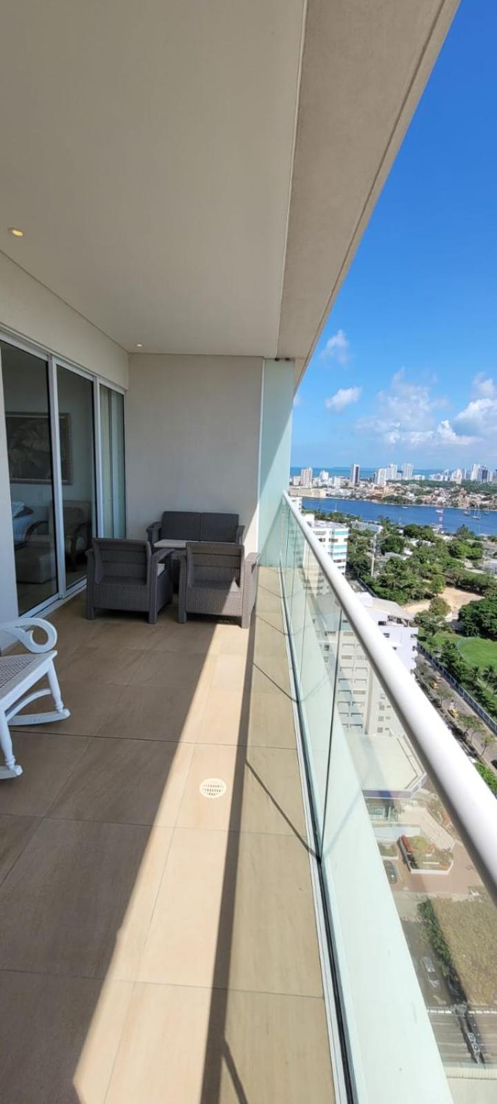 En Edificio H2 Bocagrande Cerca Al Mar * Cartagena