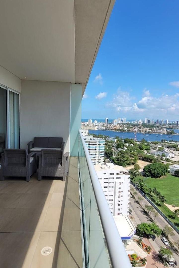 En Edificio H2 Bocagrande Cerca Al Mar * Cartagena