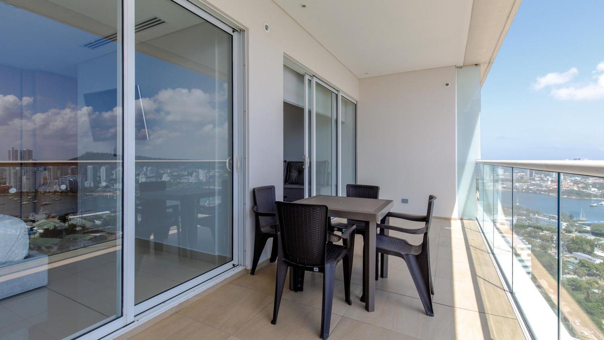 Apartment En Edificio H2 Bocagrande Cerca Al Mar Cartagena