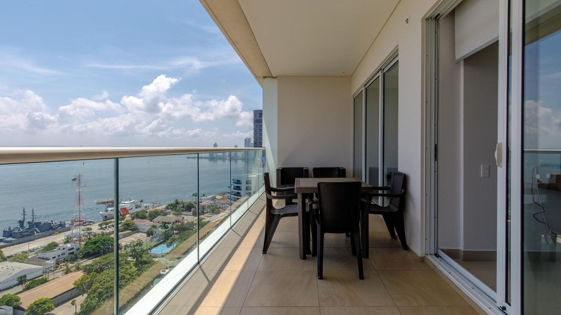 Apartment En Edificio H2 Bocagrande Cerca Al Mar