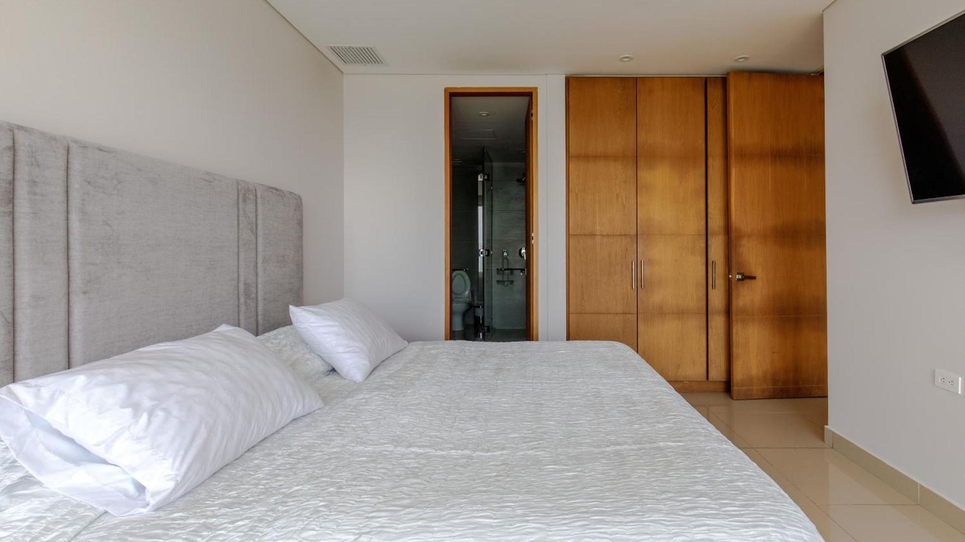 En Edificio H2 Bocagrande Cerca Al Mar Apartment *